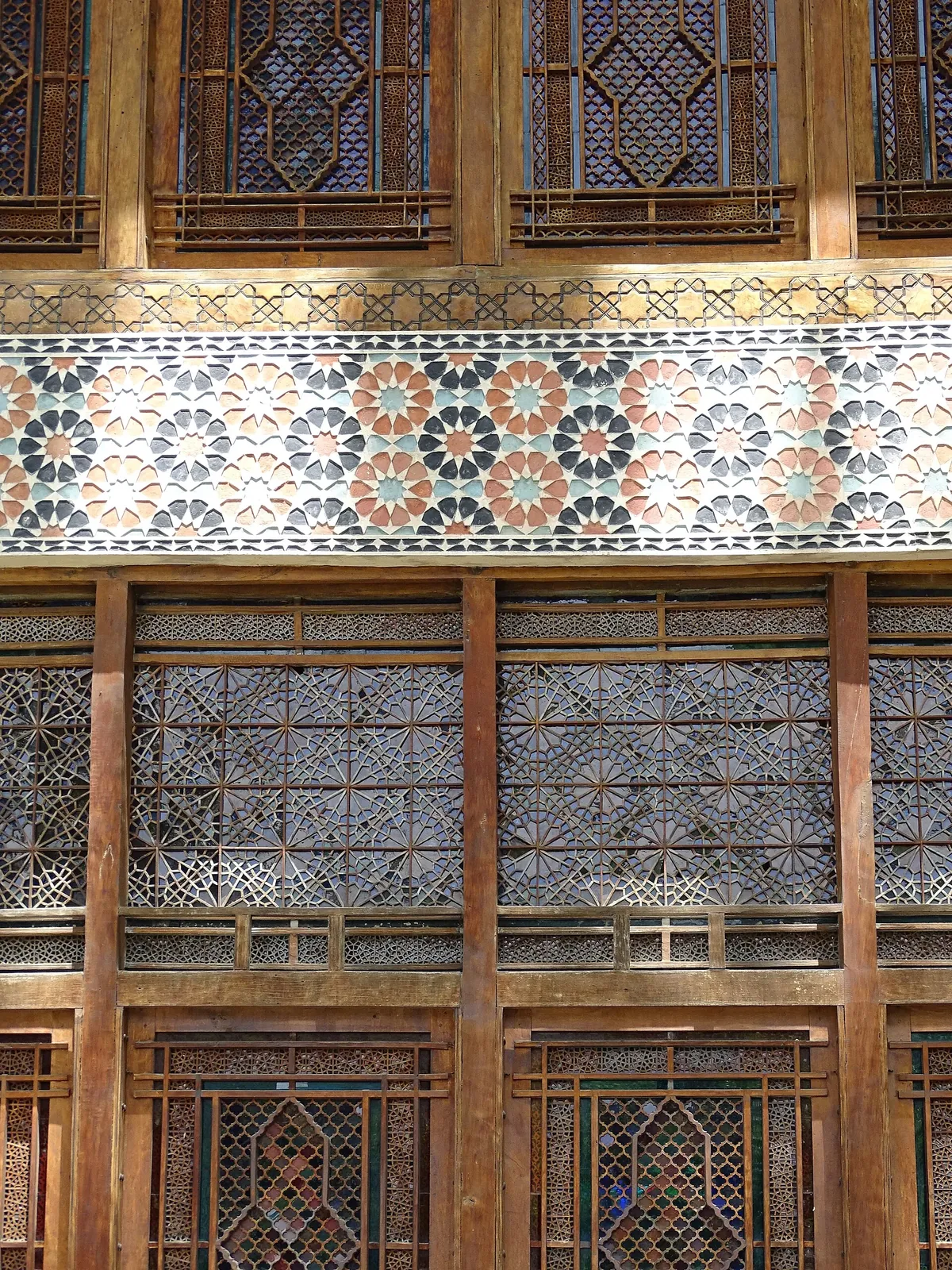 Detail of Facade of Xan Sarayi Palace - Sheki - Azerbaijan - 01. Фото: Adam Jones from Kelowna, BC, Canada, CC BY-SA 2.0, Викисклад