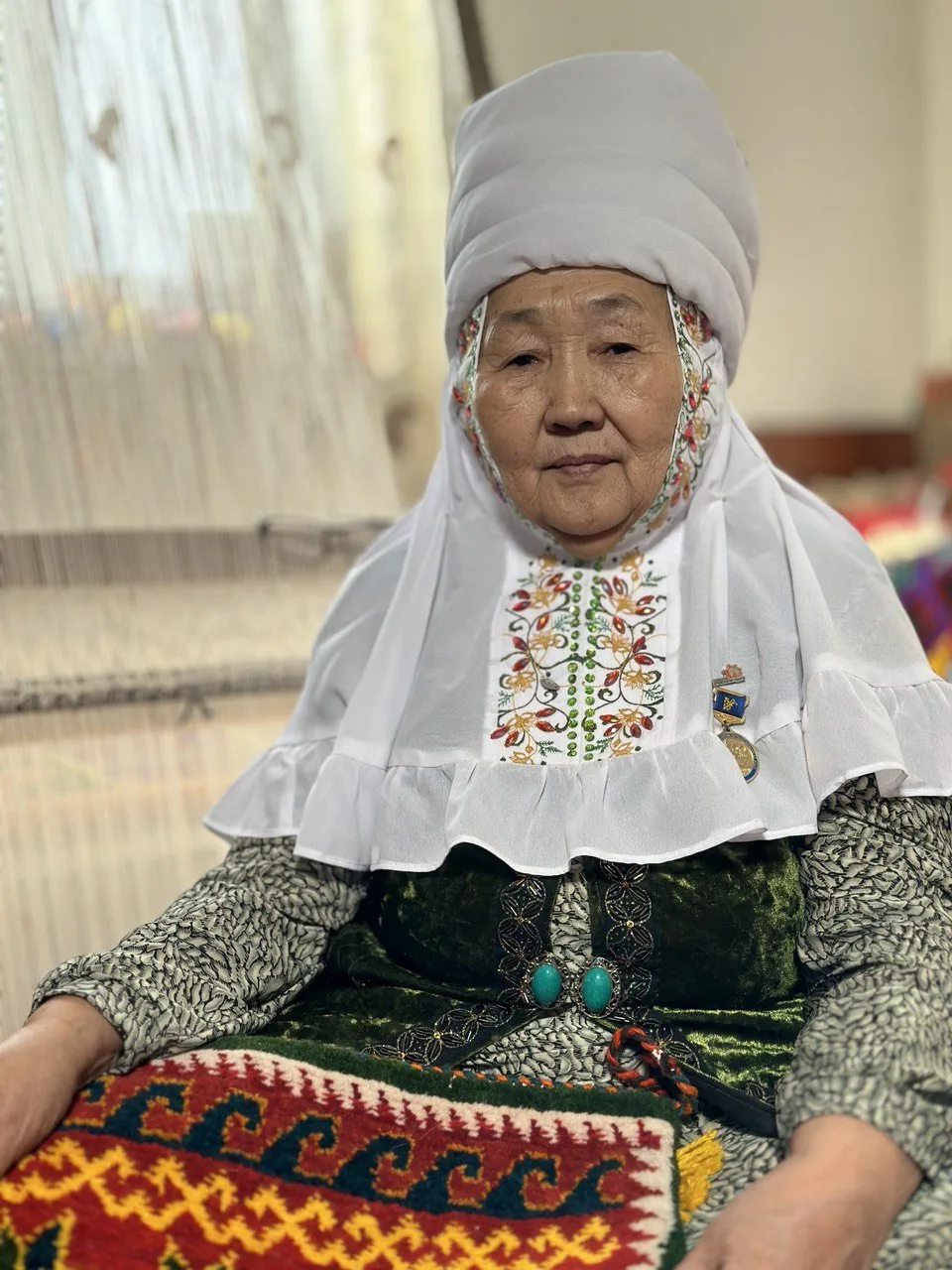 Мастерица Роза Алибатарова в кимешек. Фото Алексея Каменского