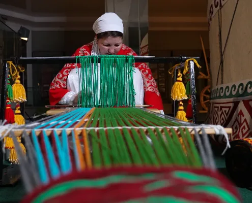 Мастерица Майя Калжанова. Фото Алексей Каменский