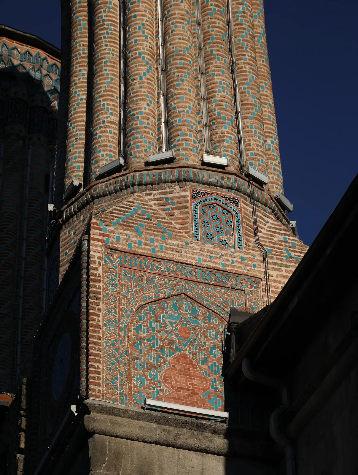 Медресе Чифте-Минаре, Эрзурум. Фото: Francesco Bini, CC BY-SA 4.0, Викисклад
