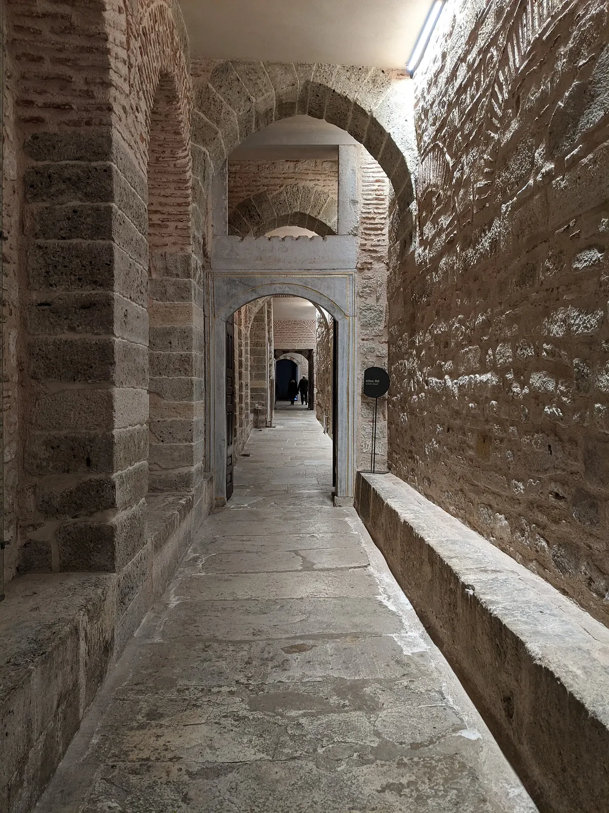 The "Golden Road" (Altınyol) in the Topkapi Palace. Фото: Mustafa-trit20, CC BY-SA 4.0, Викисклад