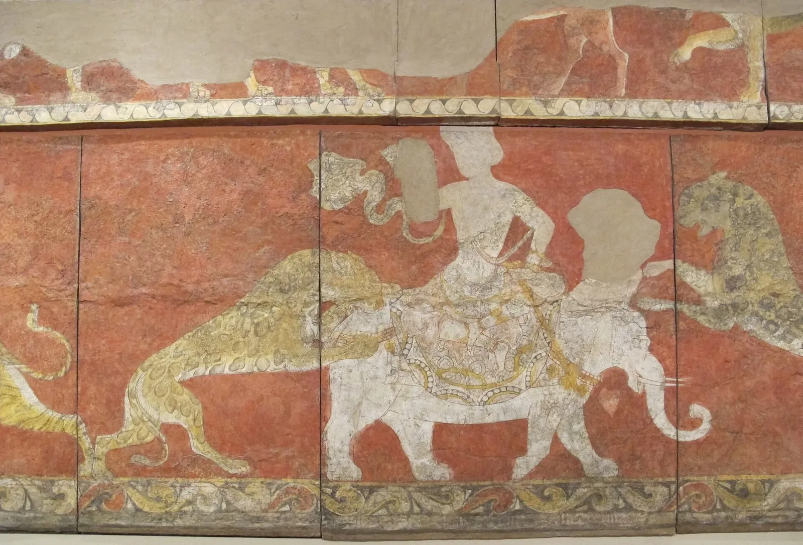 Fregio rosso, palazzo di varakhsha, camera 11, pareti sud ed est (parz), VII-VIII sec.. Фото: sailko, CC BY-SA 3.0, Викисклад